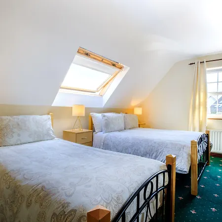Fallon's Bed & Breakfast 4*