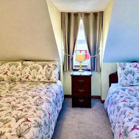 Fallon's Bed and Breakfast 4*